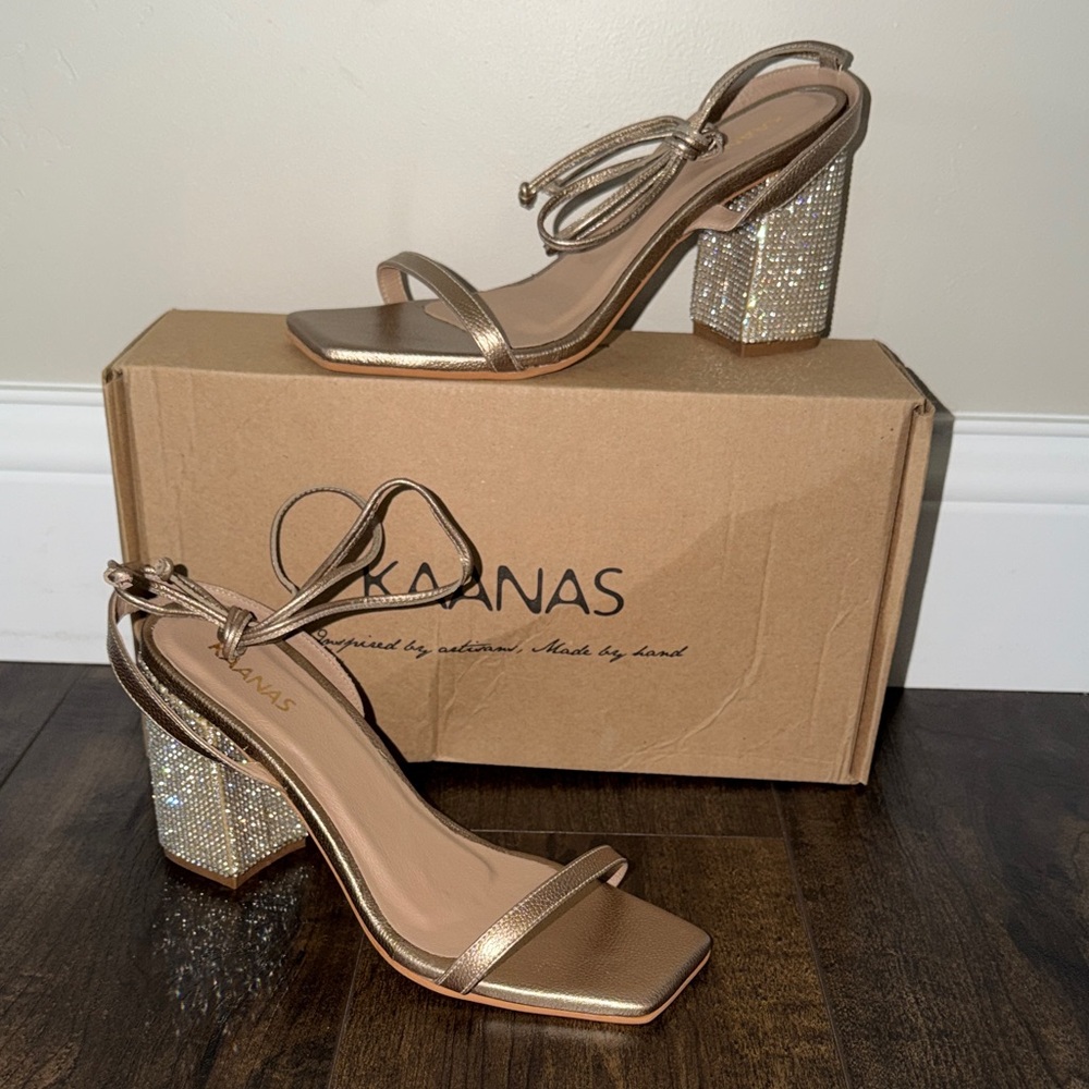 NEW Kaanas Canary Block Heel - Silver
